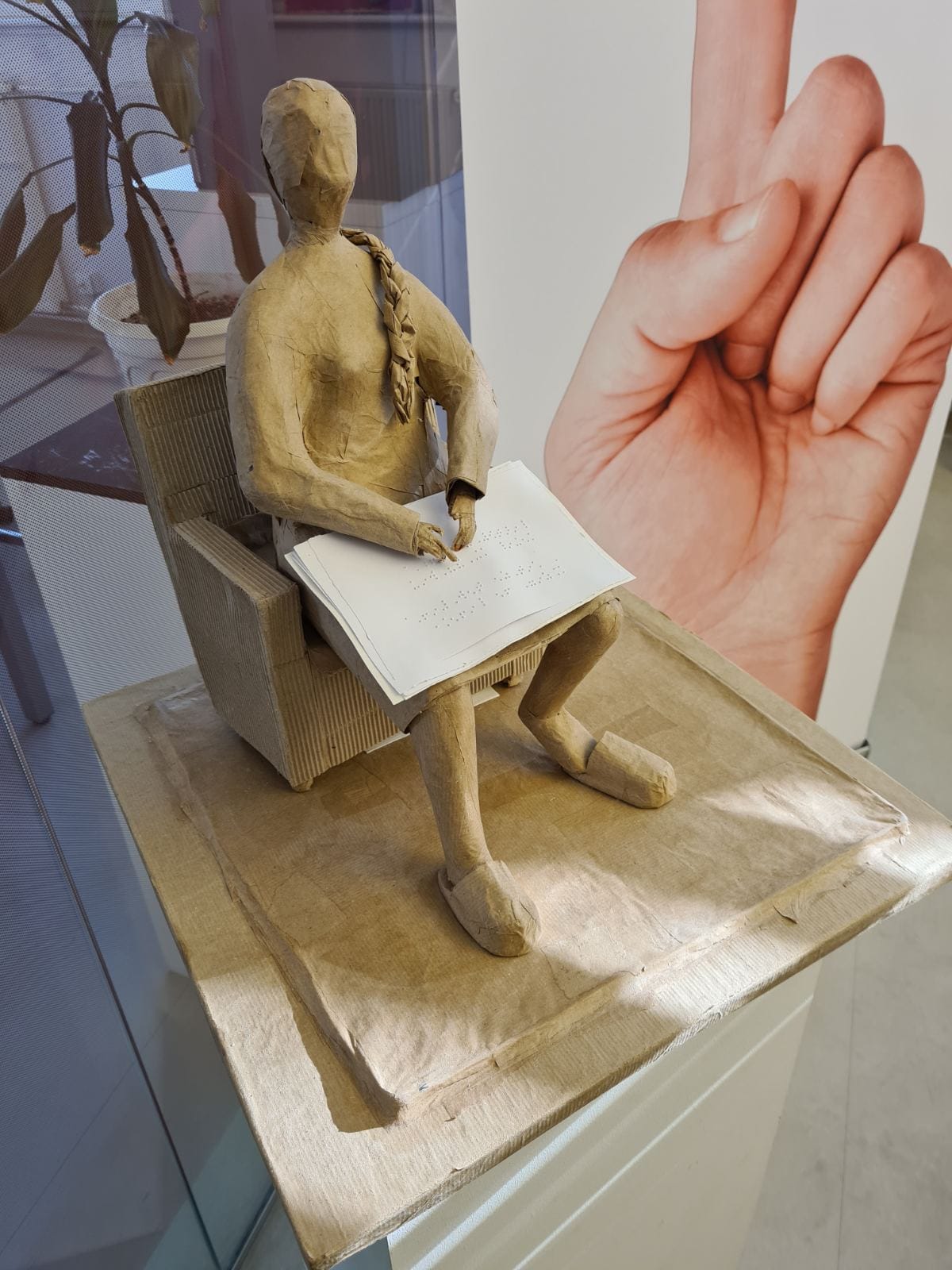 “Žena koja čita”